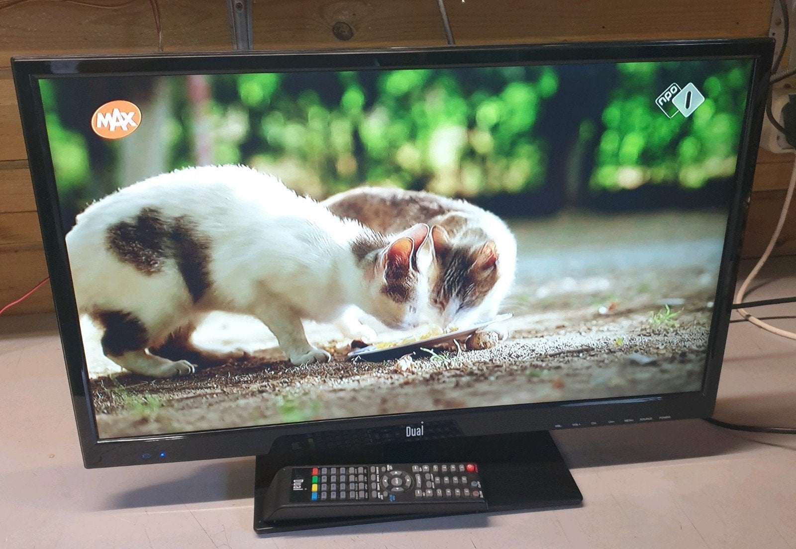 Dual monitor tv 24inch  dl-tdl24f1 + dvd speler + remote, Ophalen of Verzenden