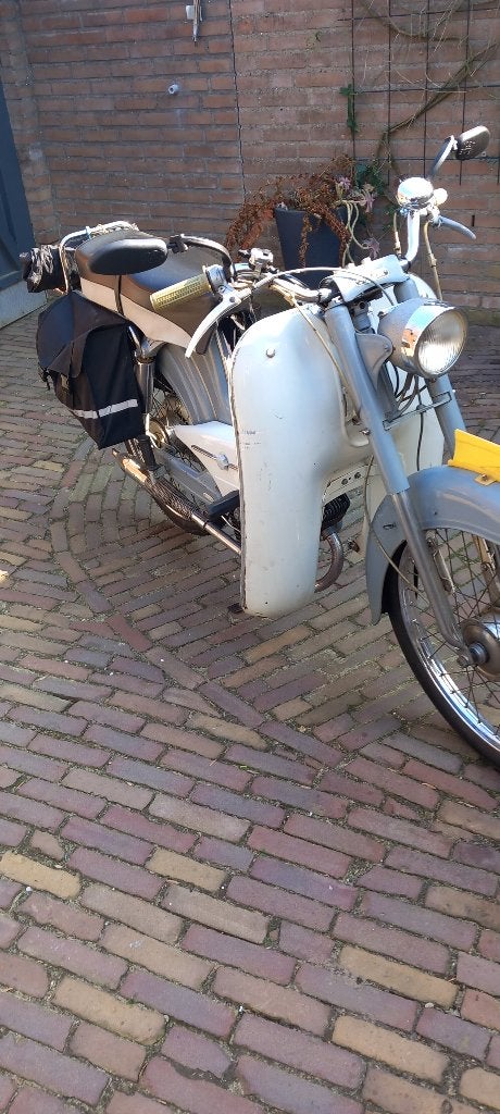 Sparta bromfiets uit 1962 - Goed onderhouden en rijklaar, Fietsen en Brommers, Sparta, Maximaal 45 km/u, Ophalen of Verzenden