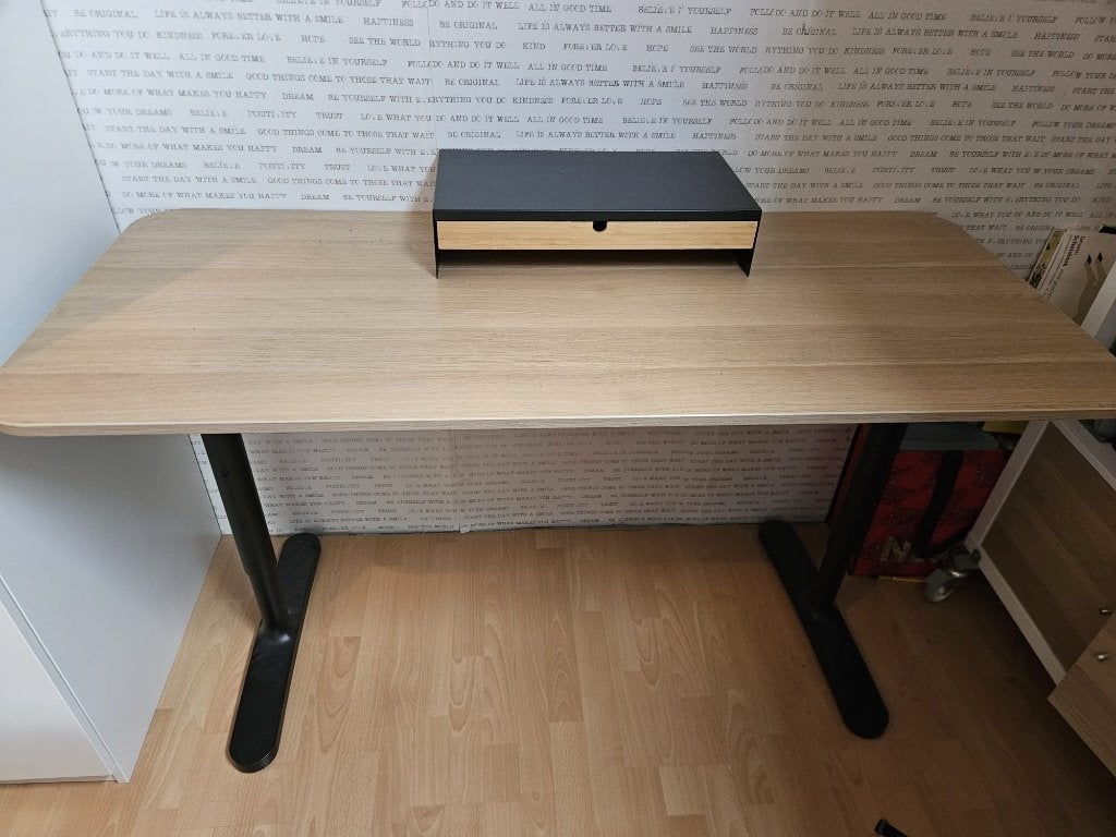 Complete bureau-set van Ikea, Huis en Inrichting, Bureaus, Zo goed als nieuw, Zit-sta bureau, IKEA, Modern, Metaal, In hoogte verstelbaar