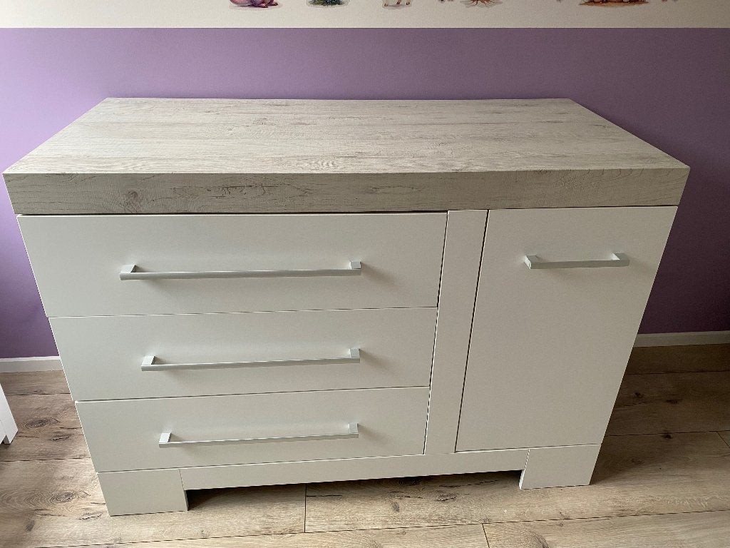 Complete babykamer, ledikant, commode en kledingkast, Kinderen en Baby's, Ophalen, Gebruikt, 50 tot 70 cm, 100 cm of meer