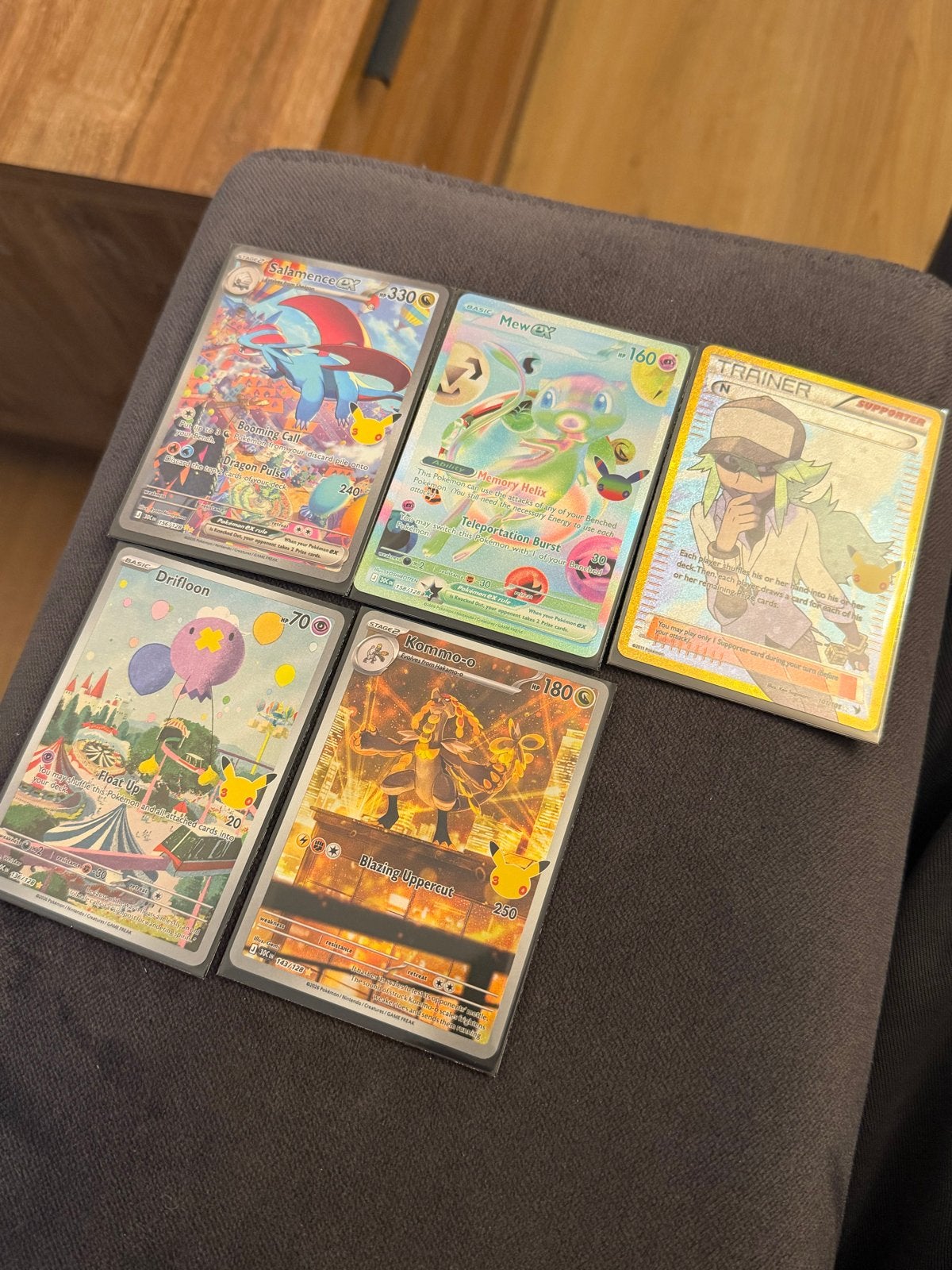 Pokémon Celebrations Kaarten: Salamence, Mew, Kommo-o, Drifl, Ophalen of Verzenden, Zo goed als nieuw, Meerdere kaarten