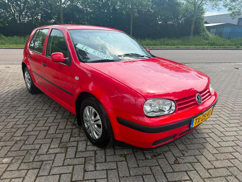 Volkswagen Golf 1.6 74KW 1998 , 4 deurs., Auto's, Stof, Zwart, 4 cilinders, 100 pk
