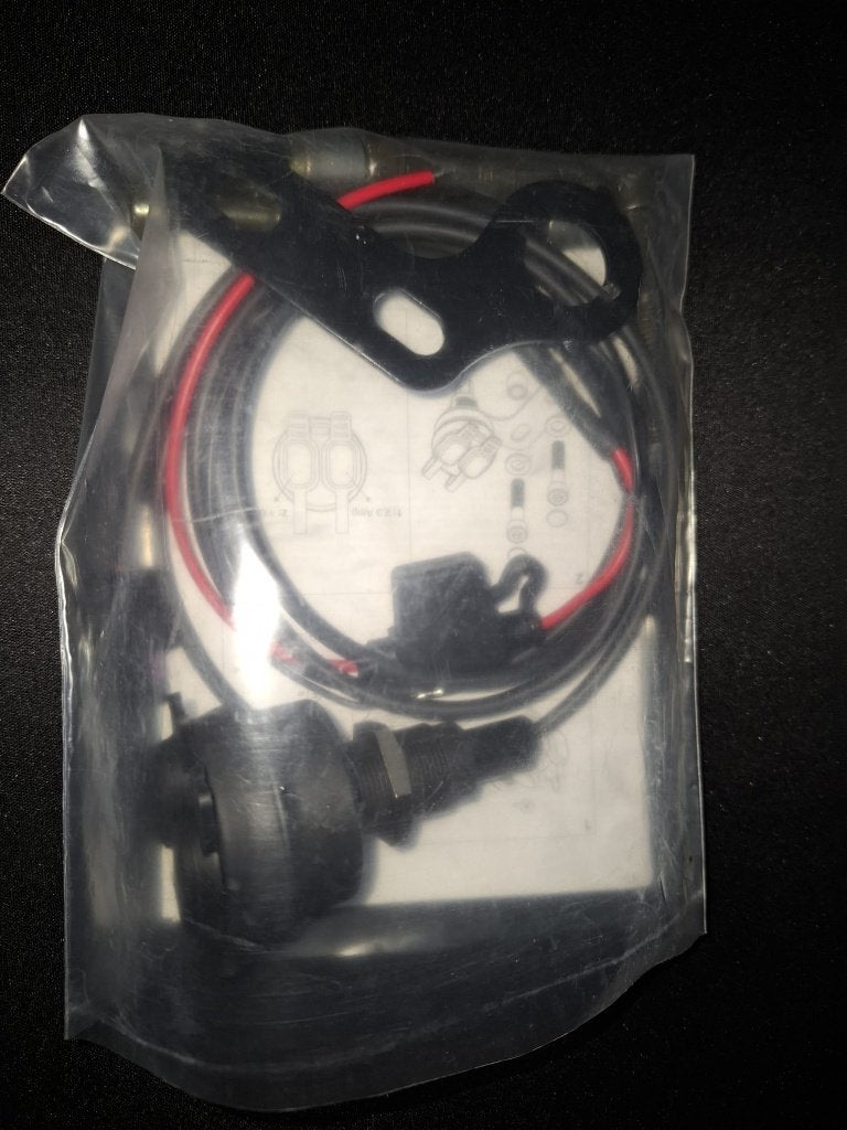 Dubbele USB voor montage op de risers van je stuur, Ophalen of Verzenden, Zo goed als nieuw