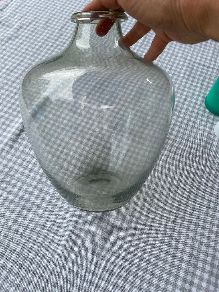Mooie oude vaas van dik groenig glas, Ophalen of Verzenden