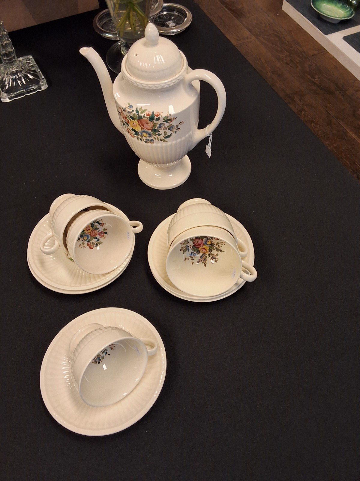 Wedgwood Conway Koffiepot met Kop en Schotels, Gebruikt, Klassiek, Ophalen of Verzenden, Kop(pen) en/of Schotel(s)