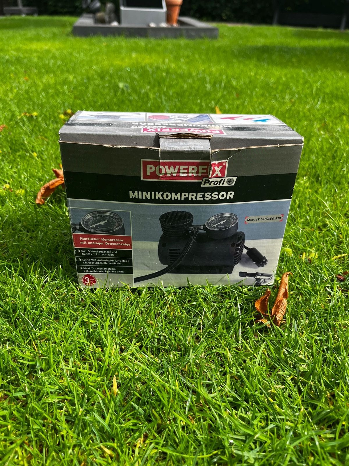 POWERFIX Profi Minikompressor 12V met analoge drukmeter, 10 bar of meer, Nieuw, Ophalen of Verzenden, Minder dan 200 liter/min