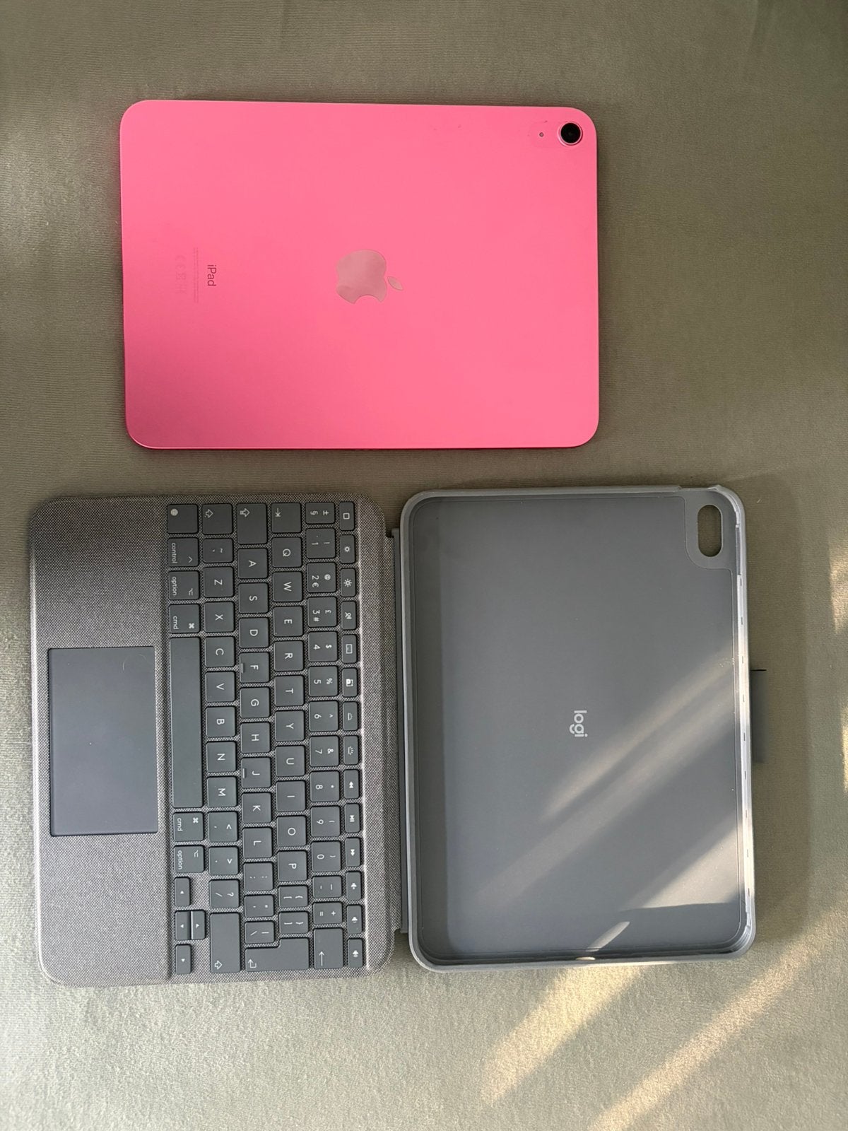 Apple iPad 10e generatie 64 GB + Toetsenbord Logitech, Computers en Software, 10 inch, Apple iPad, Ophalen of Verzenden, Zo goed als nieuw