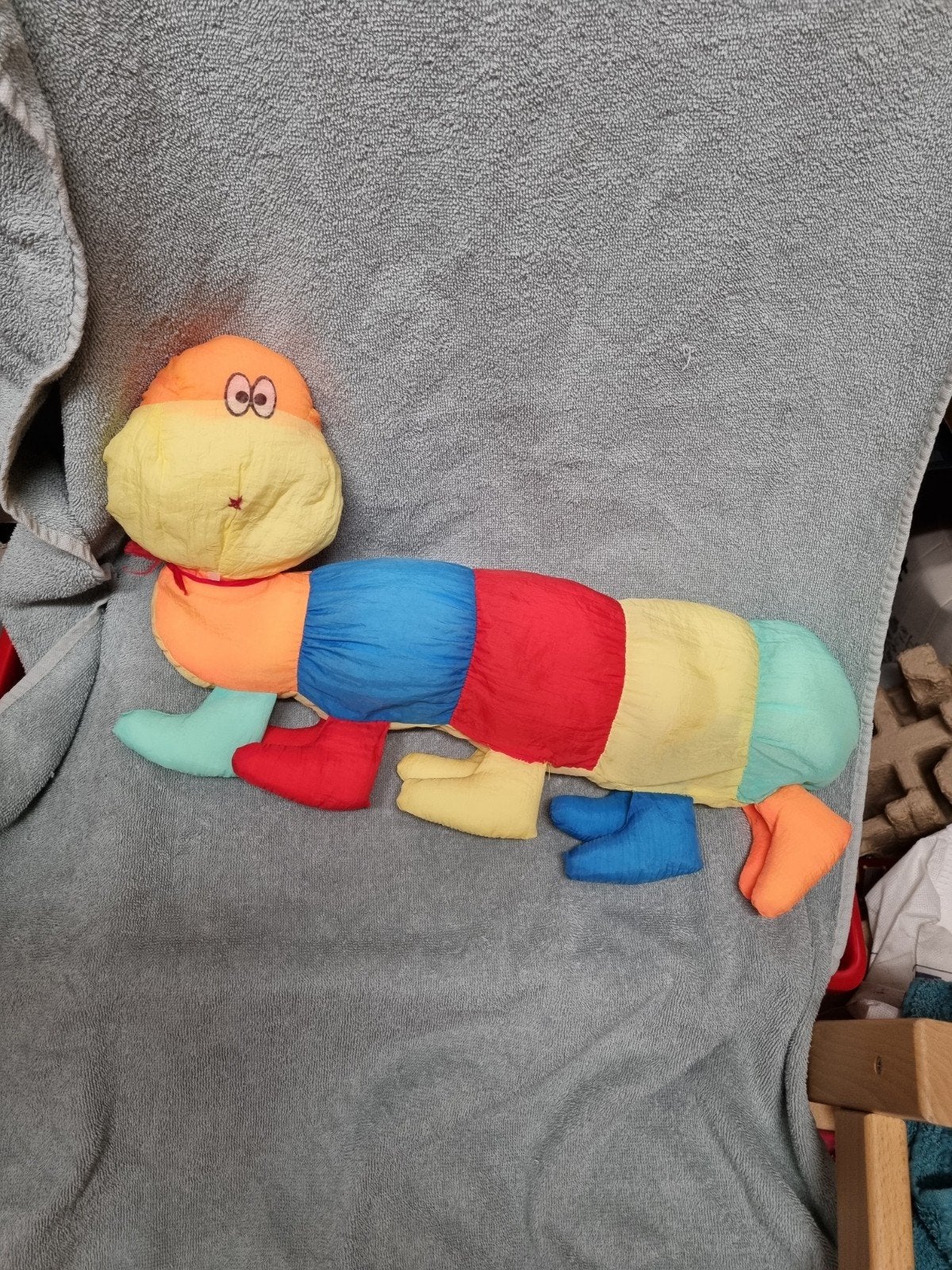 Rups knuffel dun gladde stof nr 8, Ophalen of Verzenden, Zo goed als nieuw, Overige typen