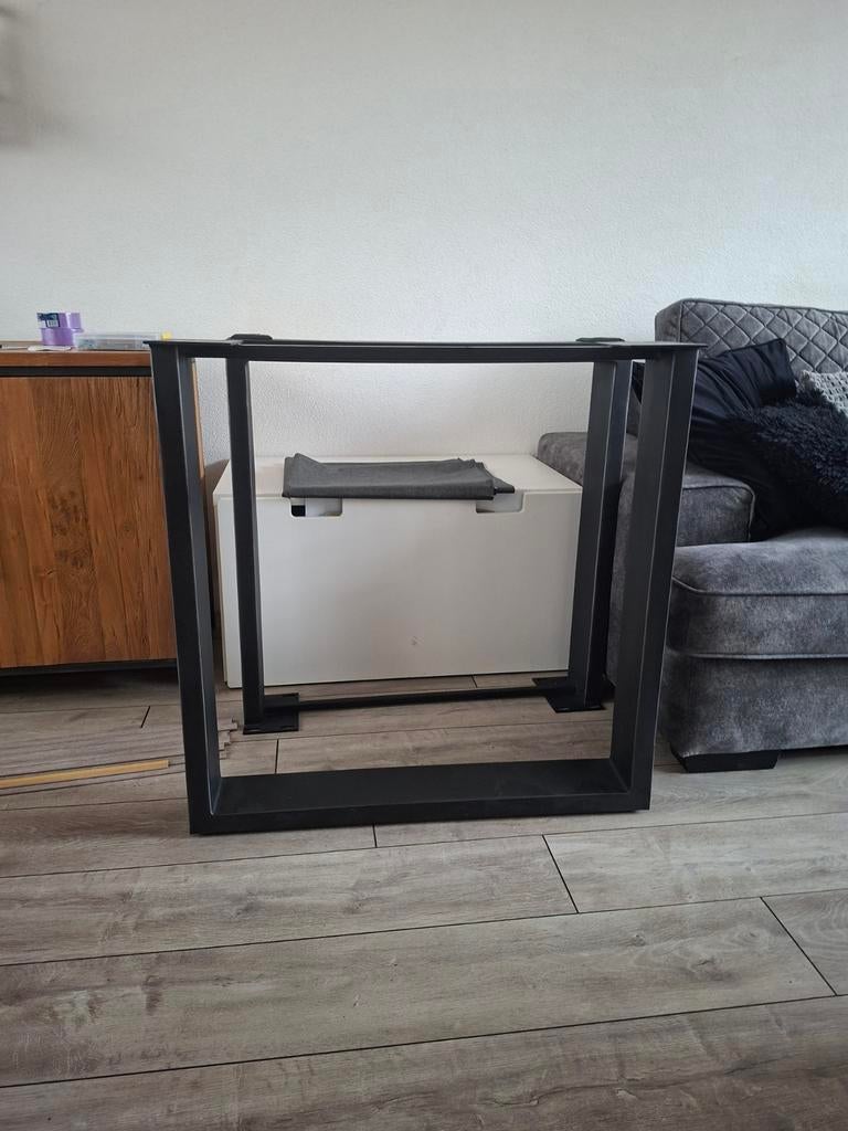 2 stalen tafelpoten bartafel poten eettafel, Huis en Inrichting, Tafelonderdelen, Ophalen, Tafelpoot, 50 tot 100 cm, 50 tot 100 cm