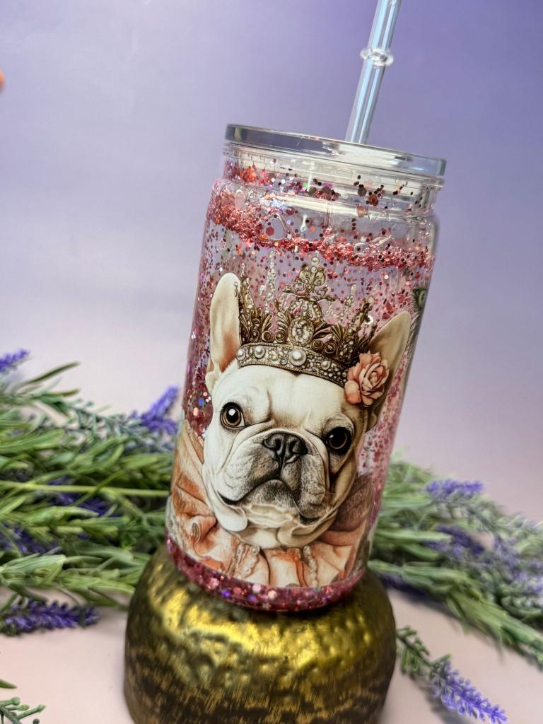 Handgemaakte Royal Dog Snowglobe Tumbler met Roze Glitter, Huis en Inrichting, Verzenden, Overige typen, Nieuw, Overige stijlen