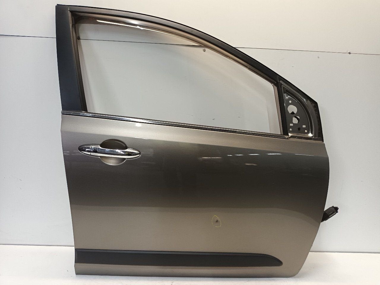 Portier rechts voor Kia Picanto, Onderdelen@venauto.nl, Van der Ven Autorecycling B.V., Ettenseweg 76, 4706 PB Roosendaal, The Netherlands