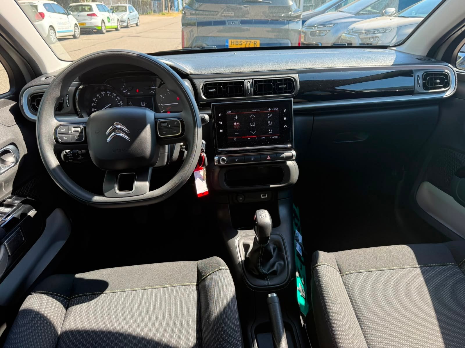 Citroen C3 1.2 PureTech Feel, Facelift, Navi Dealer auto INC, Auto's, 83 pk, Gebruikt, 1199 cc, Automatische klimaatregeling