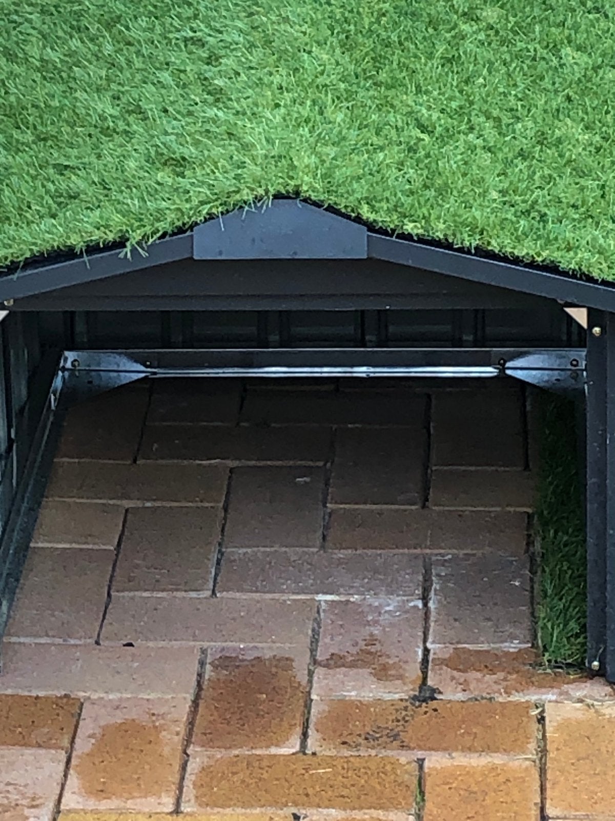Mooie en nieuwe garage voor een robotmaaier, Ophalen of Verzenden, Zo goed als nieuw, Minder dan 20 cm