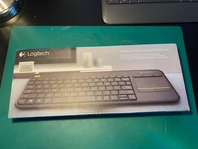 Logitech K400 Plus toetsenbord., Nieuw, Ophalen of Verzenden, Draadloos, Qwerty