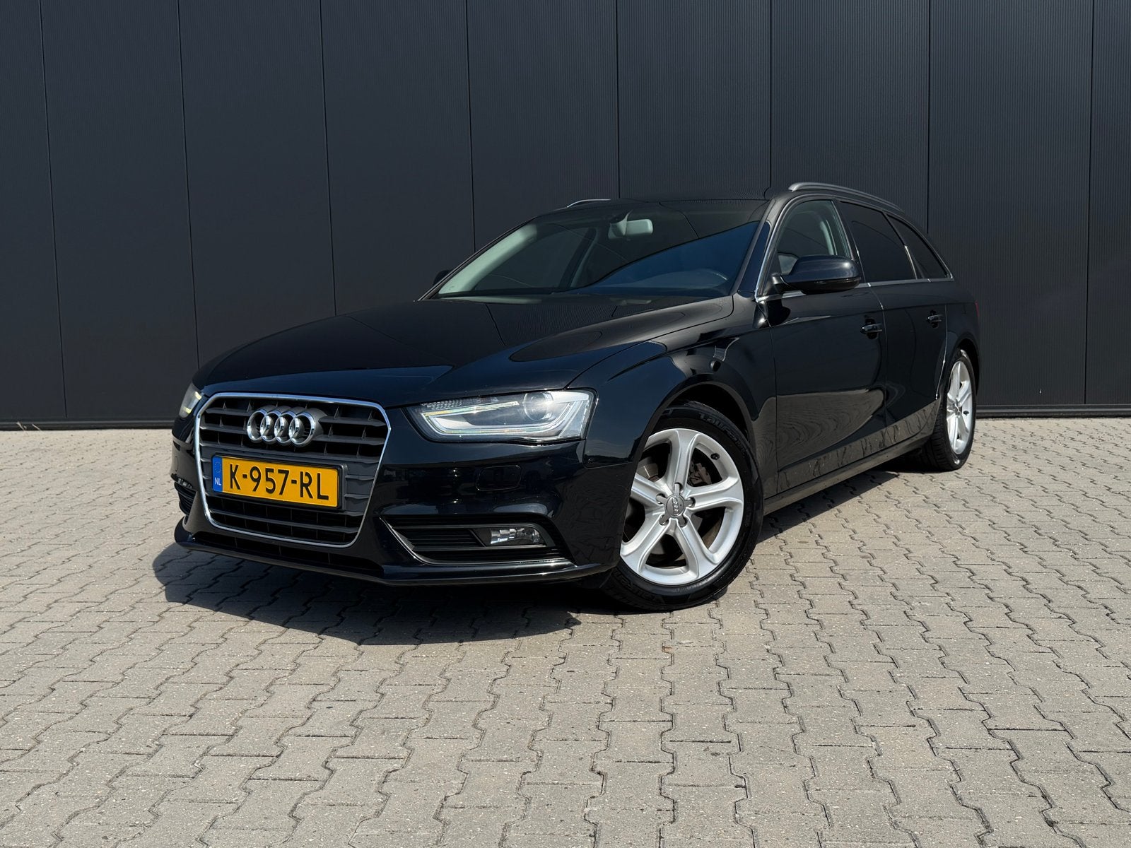 Audi A4 Avant 1.8 TFSI / 2012 / Cruise / Trekhaak / Climate!, Auto's, Audi, Voorwielaandrijving, Stof, 4 cilinders, Zwart