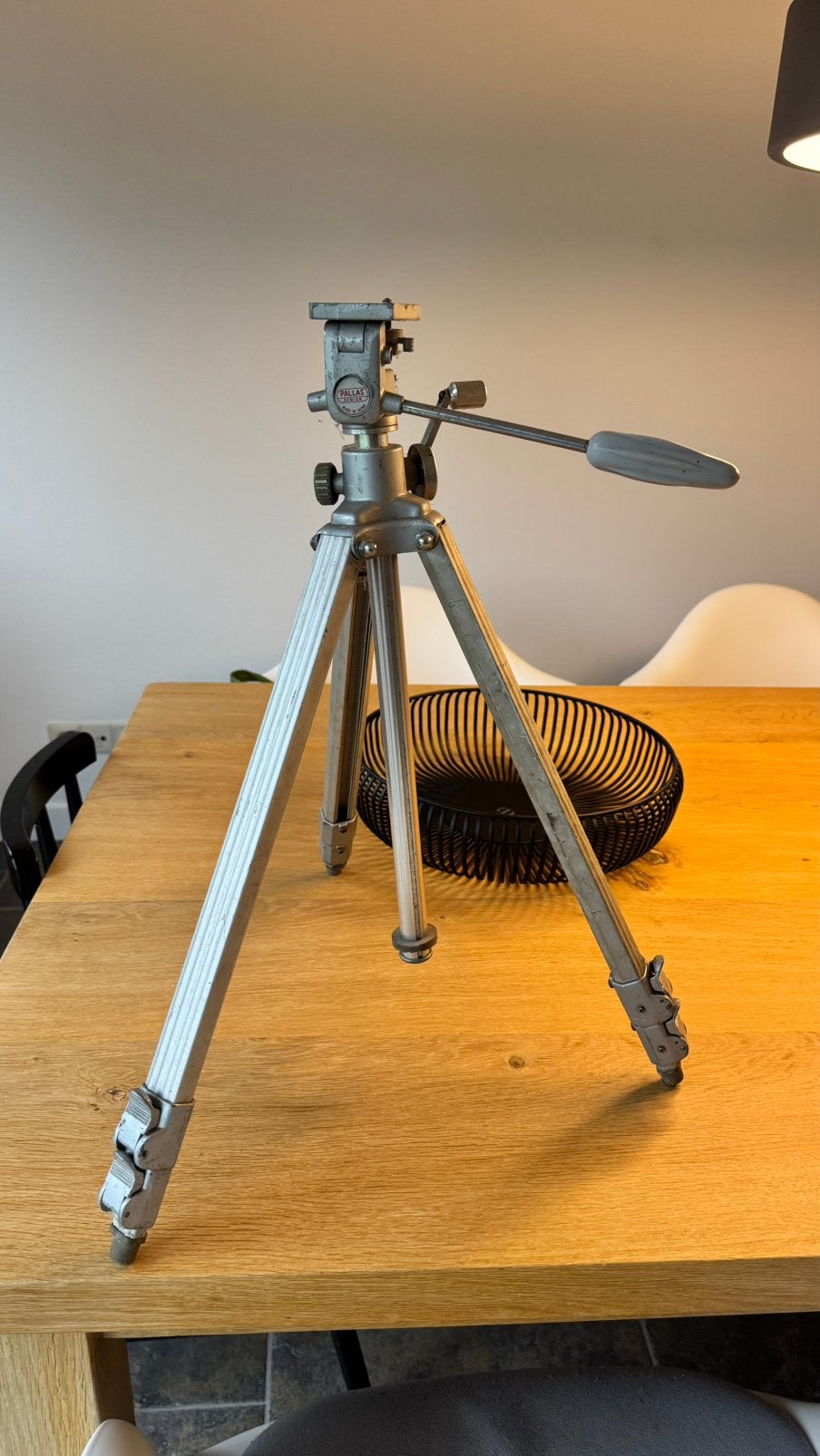 Metalen statief merk Pallas, Audio, Tv en Foto, Ophalen, Overige typen, Inklapbaar, 125 tot 150 cm
