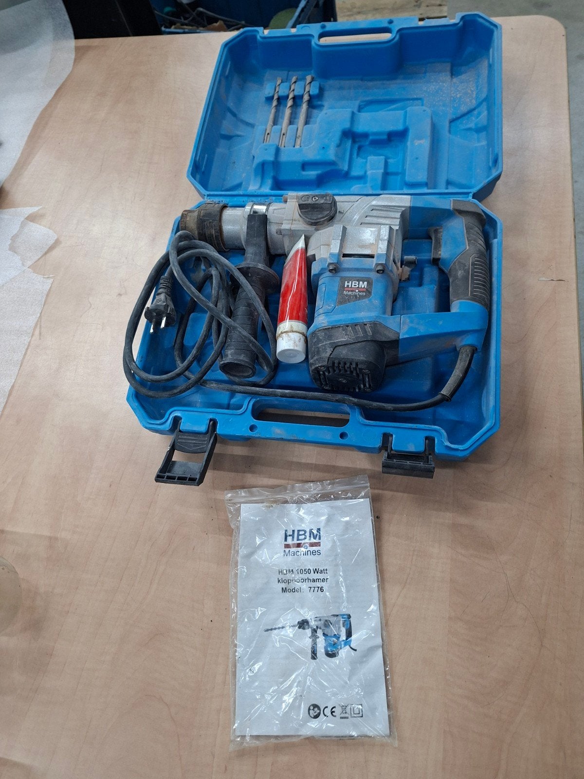 HBM 1050 Watt Klopboorhamer Model 7776, Boor- en/of Breekhamer, Ophalen of Verzenden, Klopboormechanisme, Gebruikt