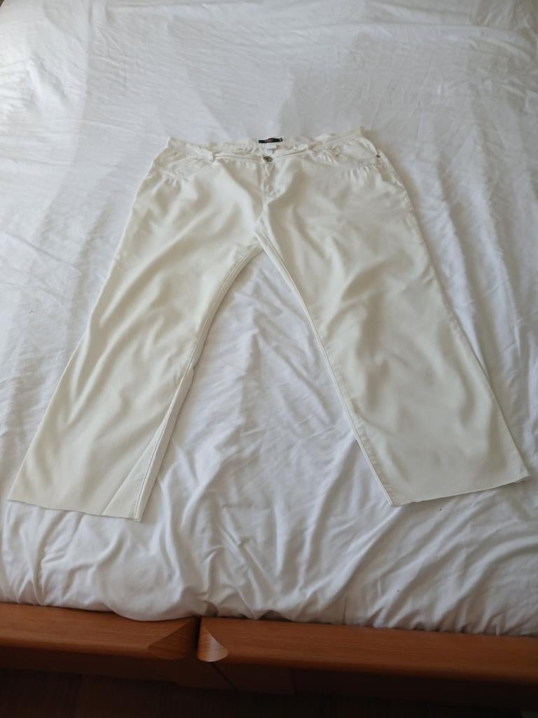 Leuke witte damesbroek driekwart., Wit, Maat 46/48 (XL) of groter, Enjoy, Ophalen of Verzenden