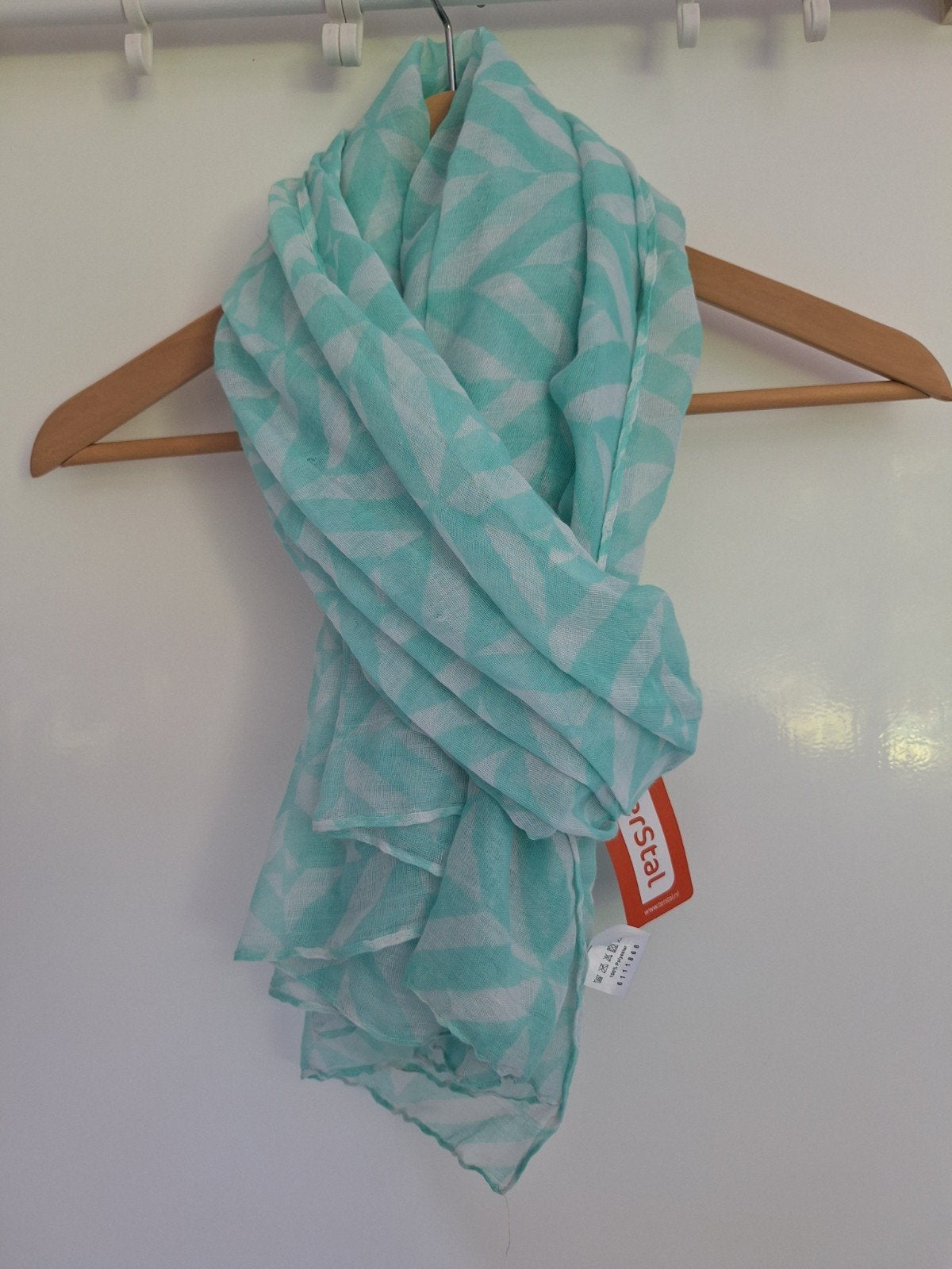 Nieuwe sjaal mintgroen wit, Kleding | Dames, Ophalen of Verzenden, Nieuw, Sjaal