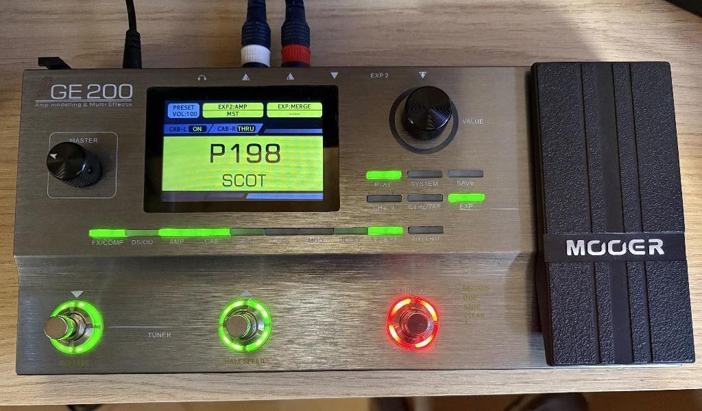 Mooer GE 200 effect pedaal, Muziek en Instrumenten, Effecten, Ophalen of Verzenden, Zo goed als nieuw