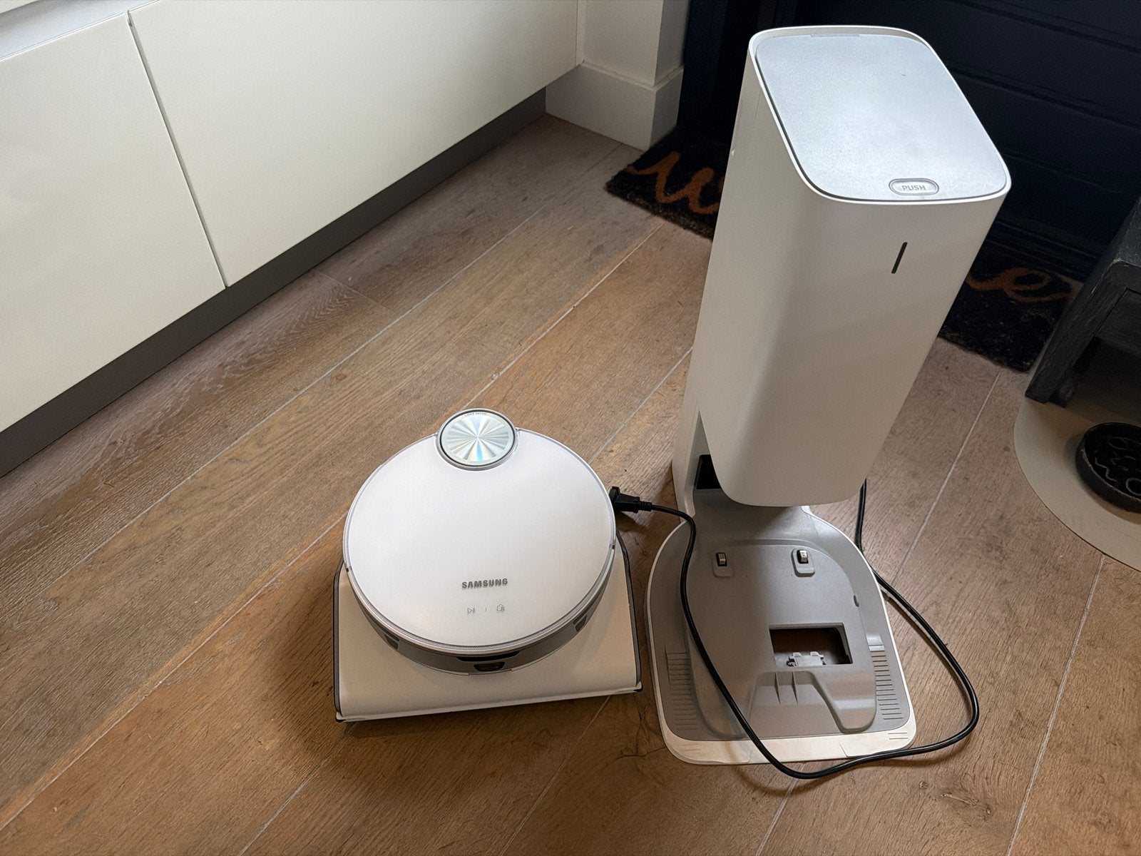Samsung Bespoke Jet Bot+ Robotstofzuiger met Leegstation, Ophalen, Automatisch legen, Zo goed als nieuw, Robotstofzuiger