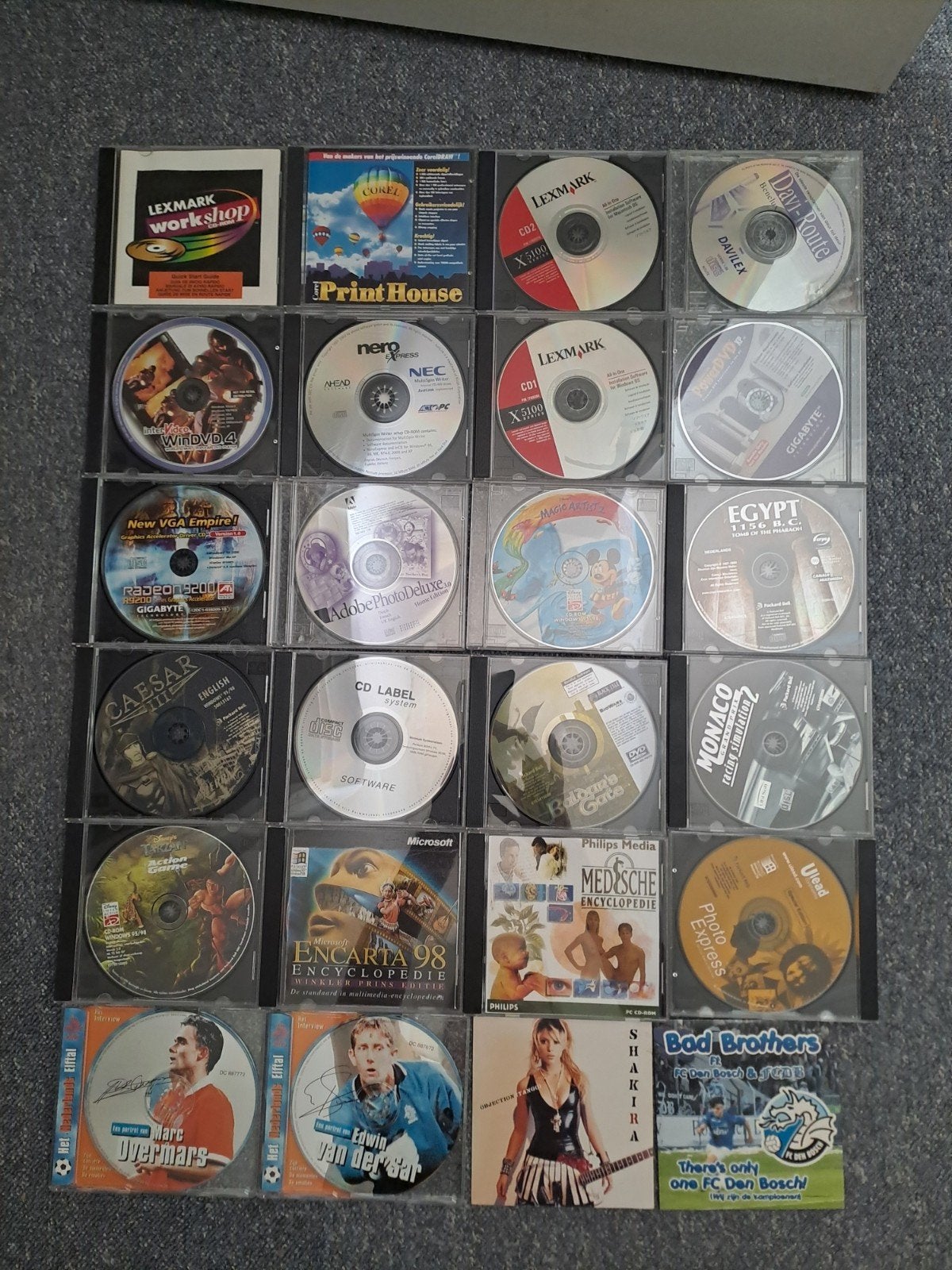 24 vintage cd's, 1 speler, Ophalen, Zo goed als nieuw, Vanaf 16 jaar