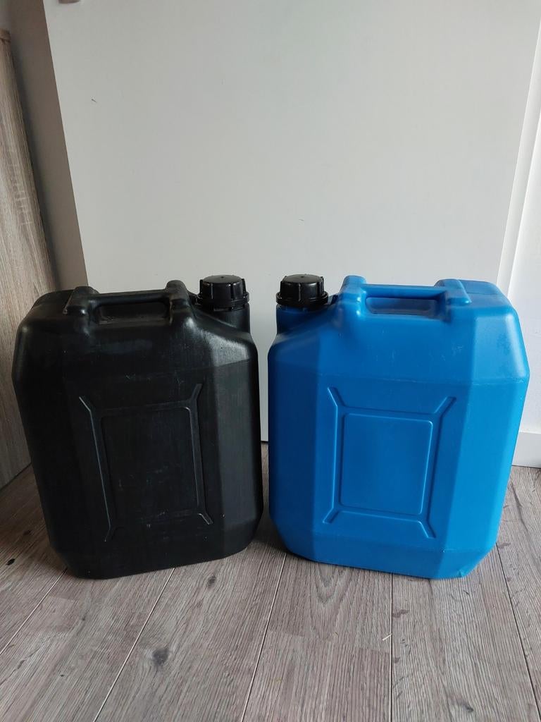 30 liter jerrycan ideaal voor of diesel of benzine, Minder dan 75 liter, Ophalen of Verzenden, Nieuw, Kunststof