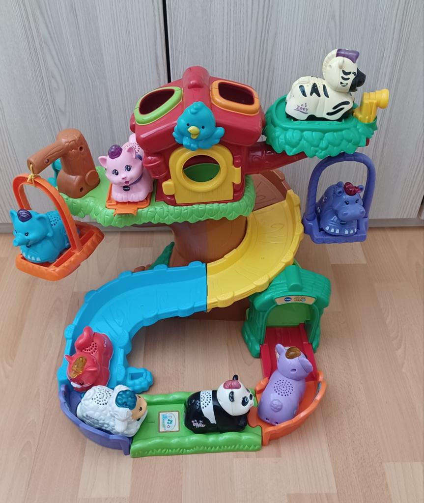BOOMHUT MET 8  DIEREN KOOPJE VASTE PRIJS 5 EURO!, Ophalen, Zo goed als nieuw
