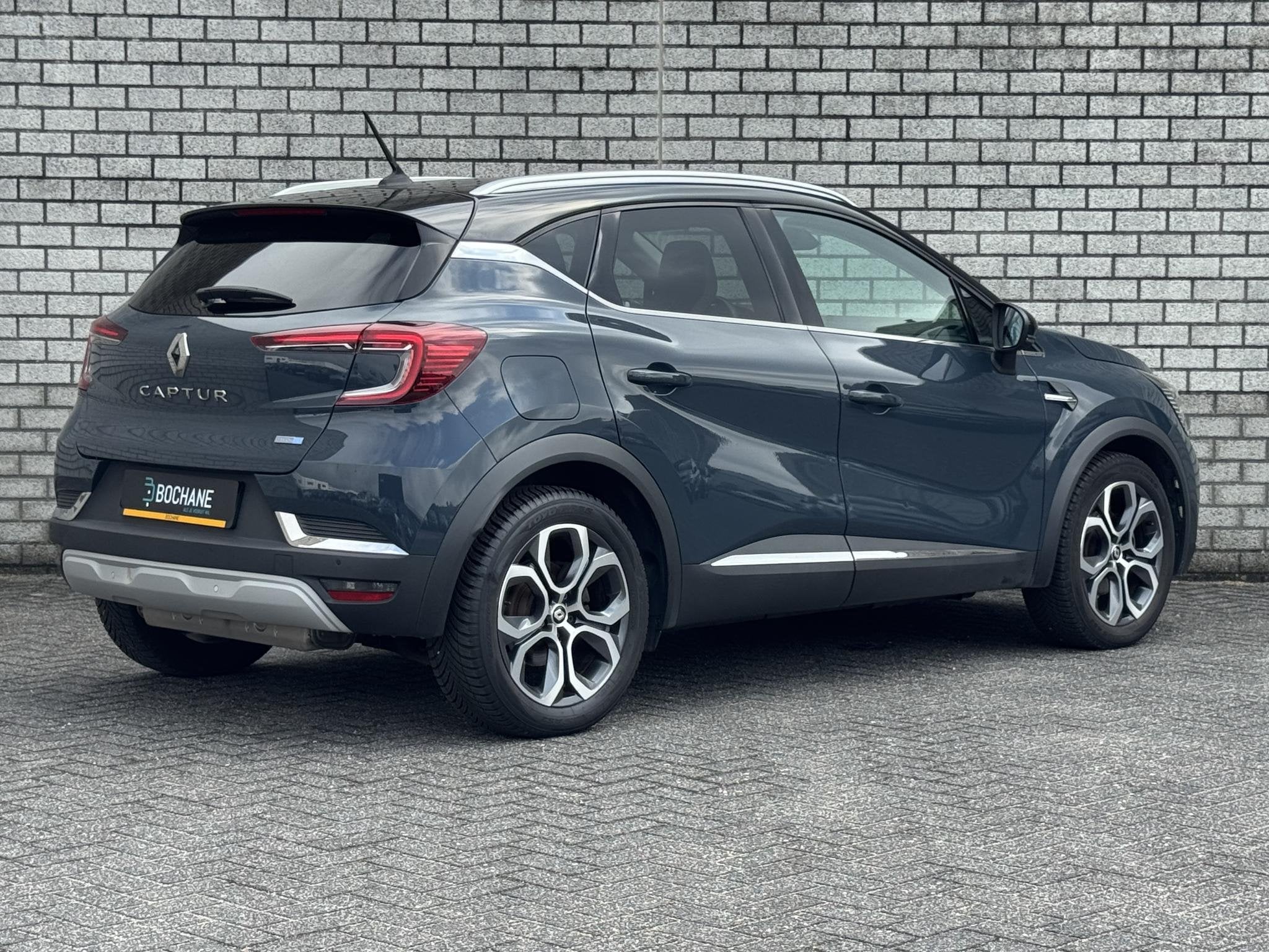 Renault Captur 1.6 E-Tech Plug-in Hybrid 160 Intens | Naviga, Gebruikt, 4 cilinders, Met garantie (alle), Blauw