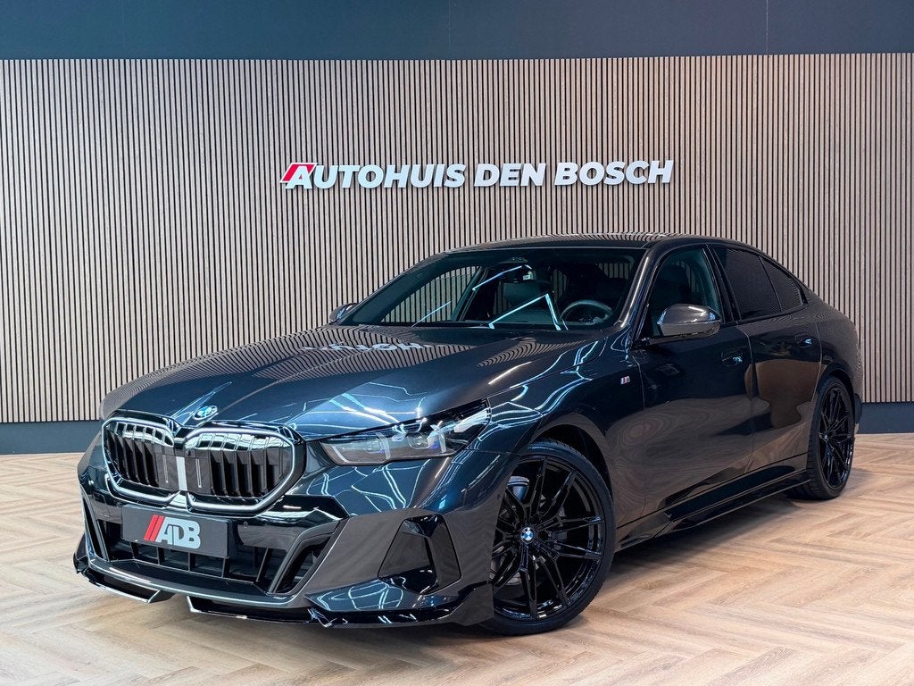 BMW 5-serie 520i M Sport - Pano Keyles - HeadUp - Carbon, Auto's, BMW, Automaat, 1998 cc, Achterwielaandrijving, Gebruikt