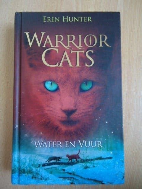 Warrior Cats 2, Water en Vuur. Erin Hunter, Boeken, Ophalen of Verzenden, Zo goed als nieuw