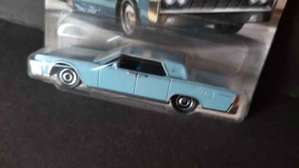 Lincoln Continental licht blauw 1:64 3inch Matchbox Pol, Auto, Verzenden, Nieuw, Matchbox@mattel.com