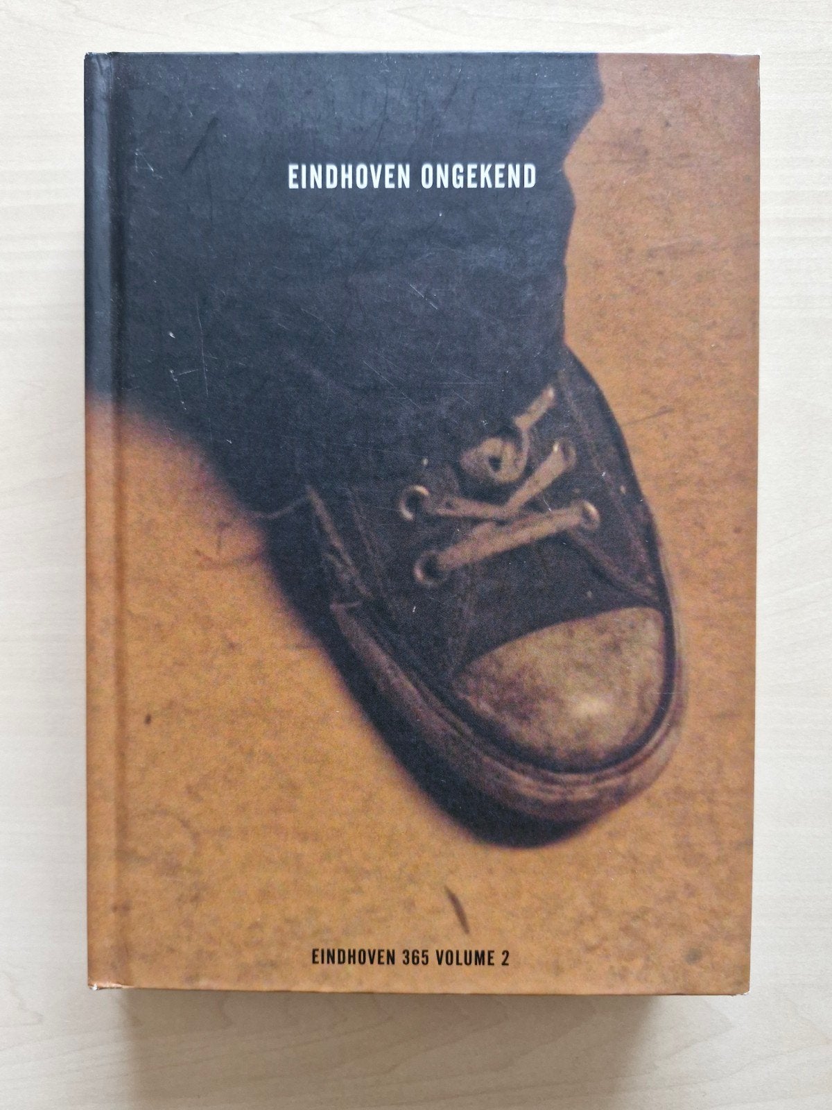 Eindhoven Ongekend - Eindhoven 365 Volume 2, Ophalen of Verzenden, Gelezen, Ruud Balk, Peter van Casteren, Eefje Colsen e.a., Nederland