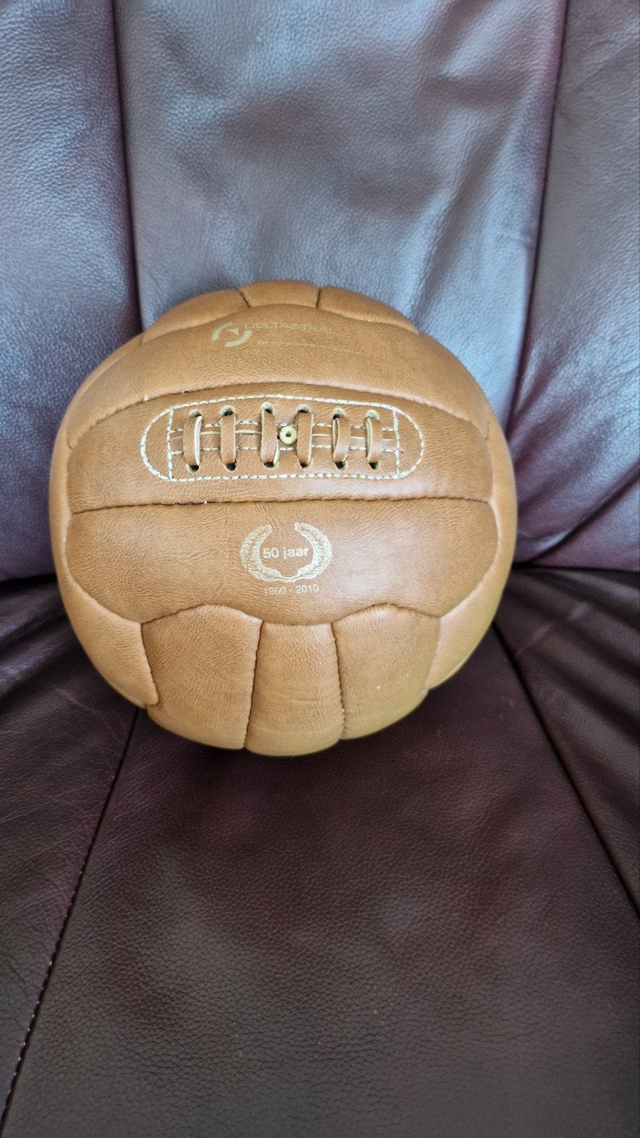 Vintage Leren Voetbal - 50 jaar Deltastaal Decoratief item, Sport en Fitness, Maat XL, Onbekend, Bal, Ophalen of Verzenden