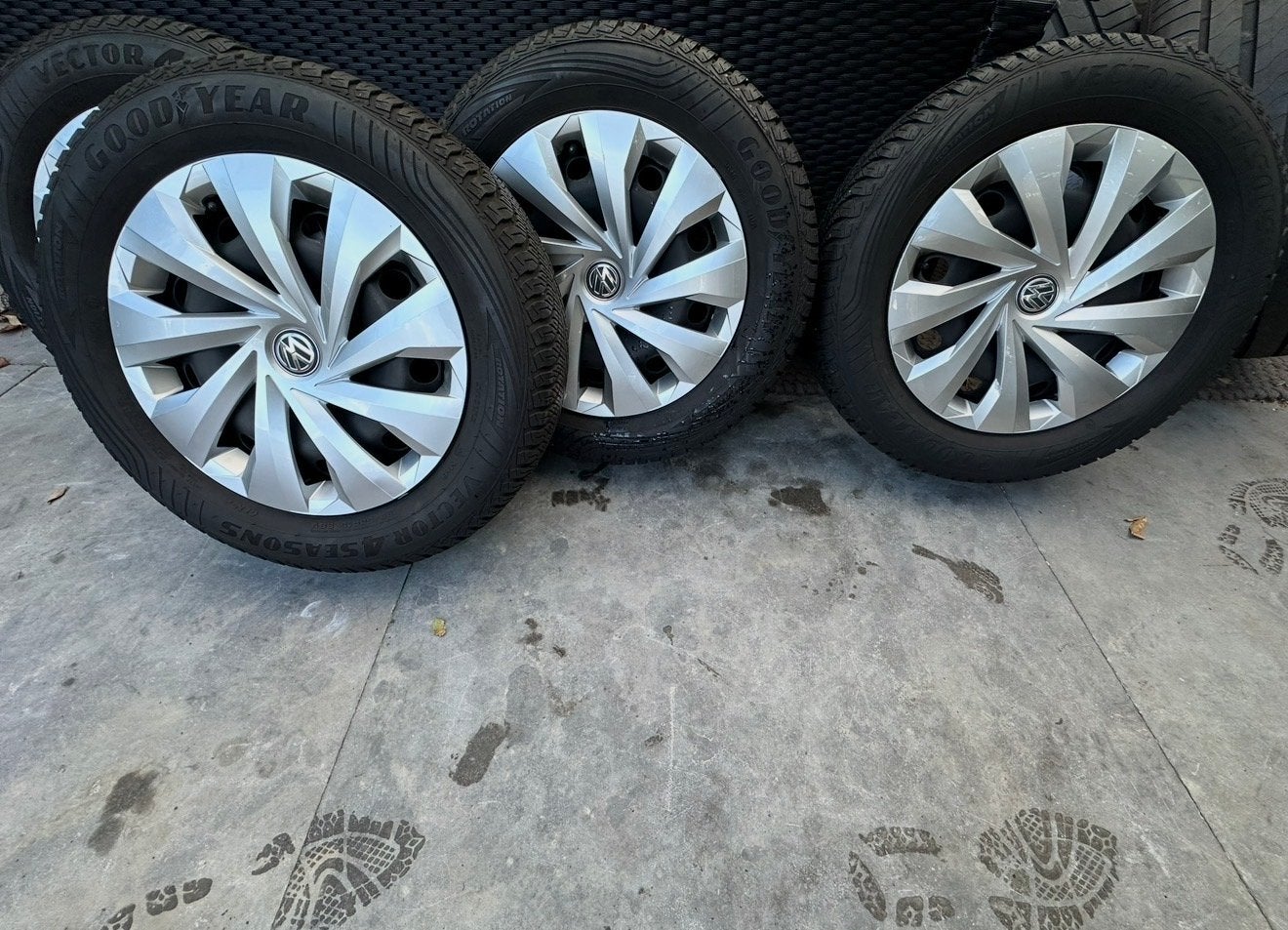 VW Polo Wielen set 15 inch allseason goodyear, Auto-onderdelen, Gebruikt, 15 inch, Banden en Velgen, All Season