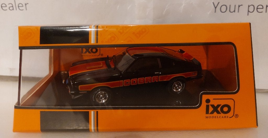 Ixo 1:43 Ford Mustang II Cobra 1977 zwart nieuw, Ophalen of Verzenden, Nieuw, Auto, Overige merken