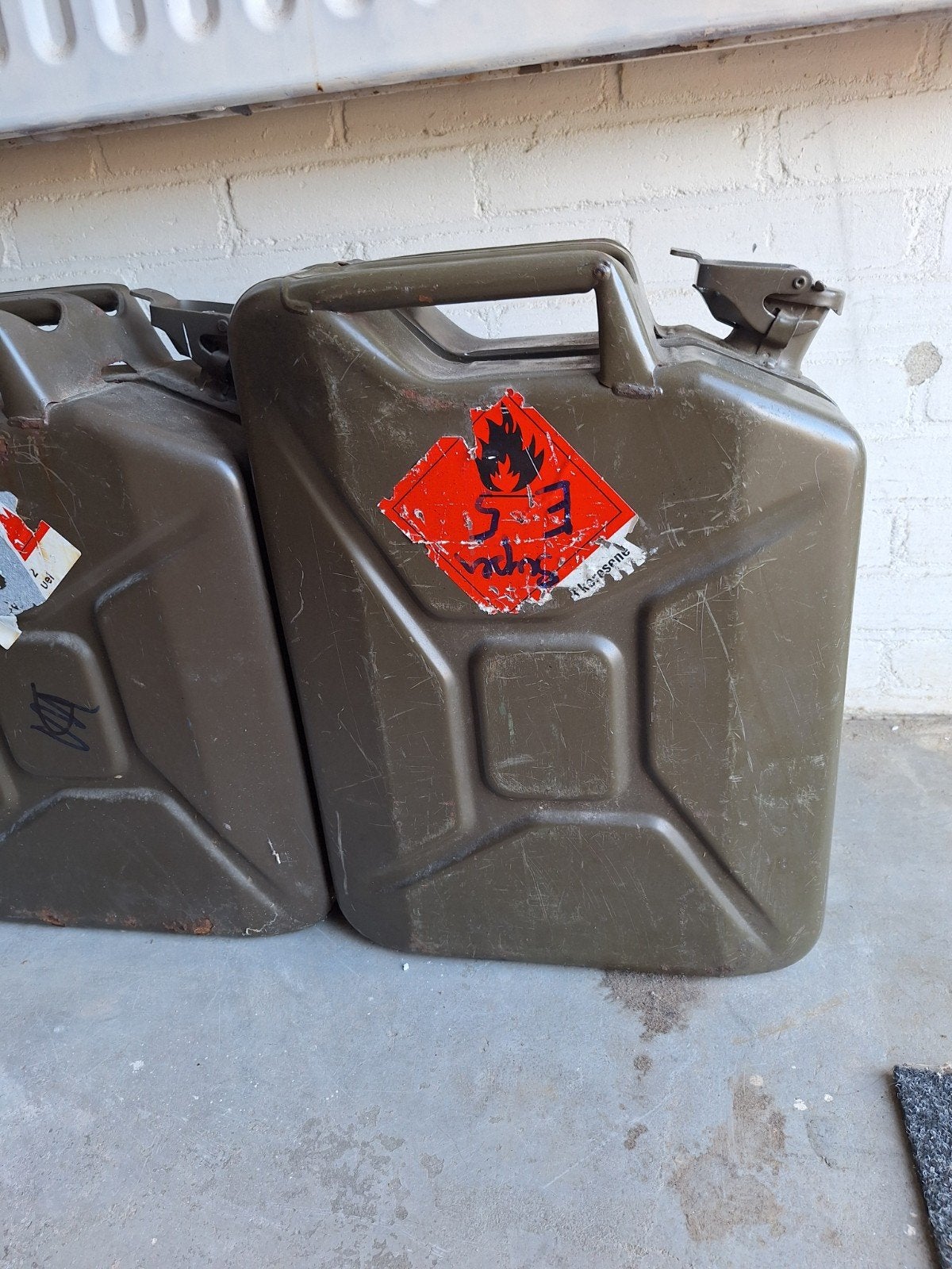 2 Grote leger jerrycans, Ophalen, Landmacht, Nederland, Overige typen