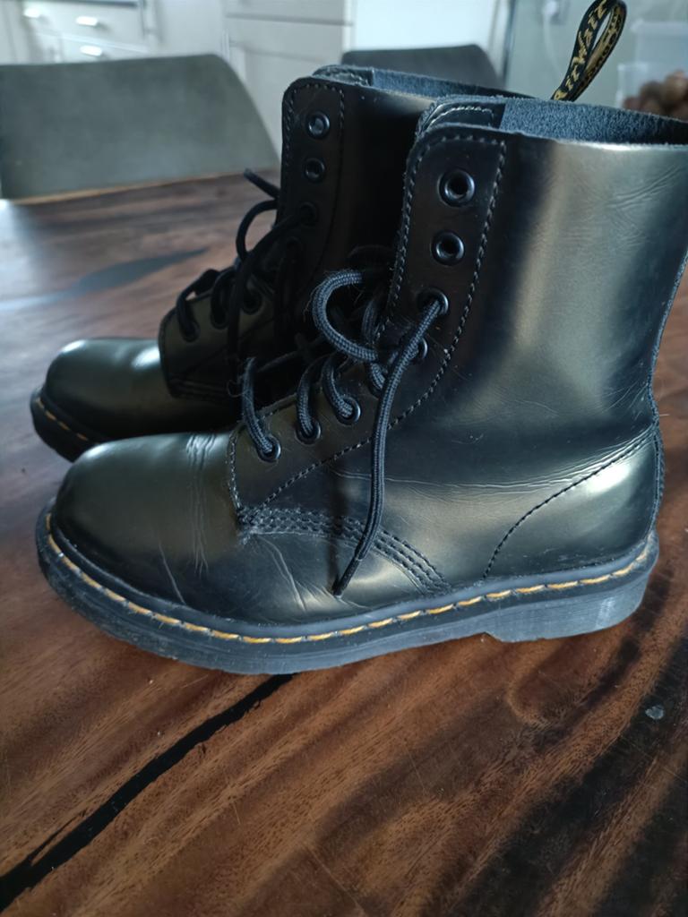 Dr Martens maat 38, Kleding | Dames, Schoenen, Ophalen of Verzenden, Zo goed als nieuw, Groen