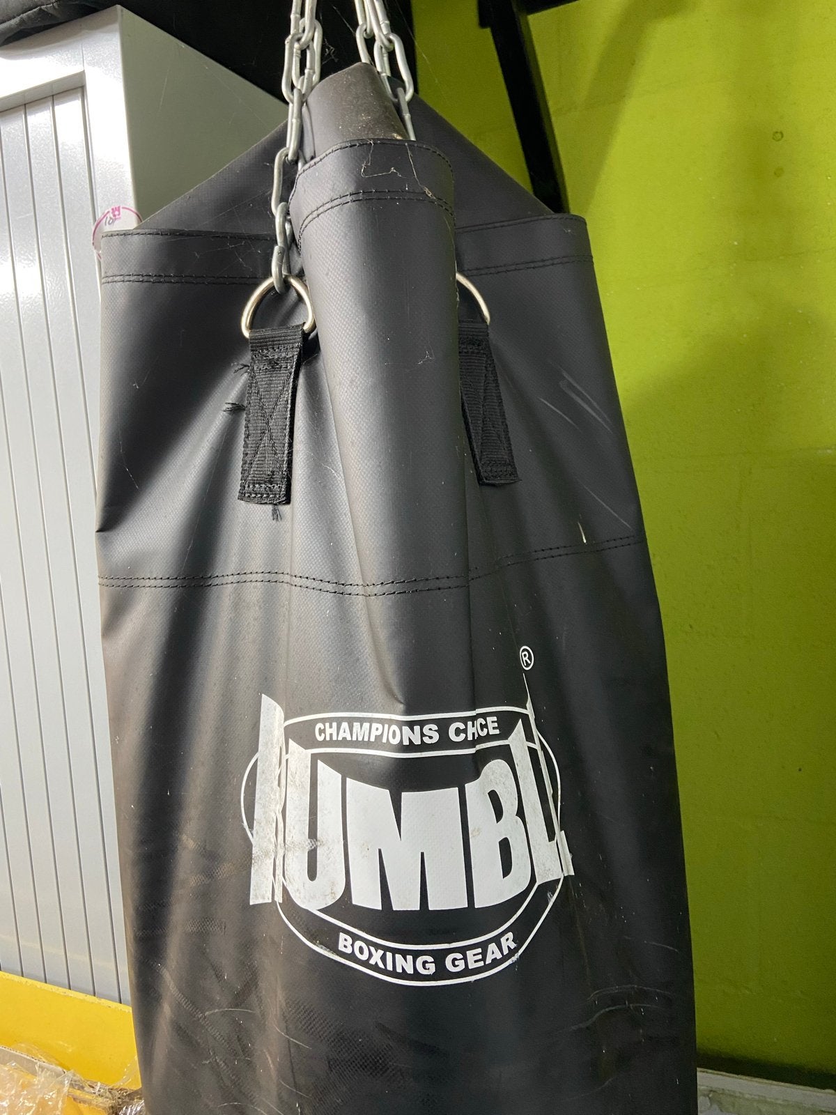 Rumble Bokszak 150cm met Ophangbeugel - Zwaar & Compleet, Sport en Fitness, Vechtsporten en Zelfverdediging, Ophalen, Zo goed als nieuw
