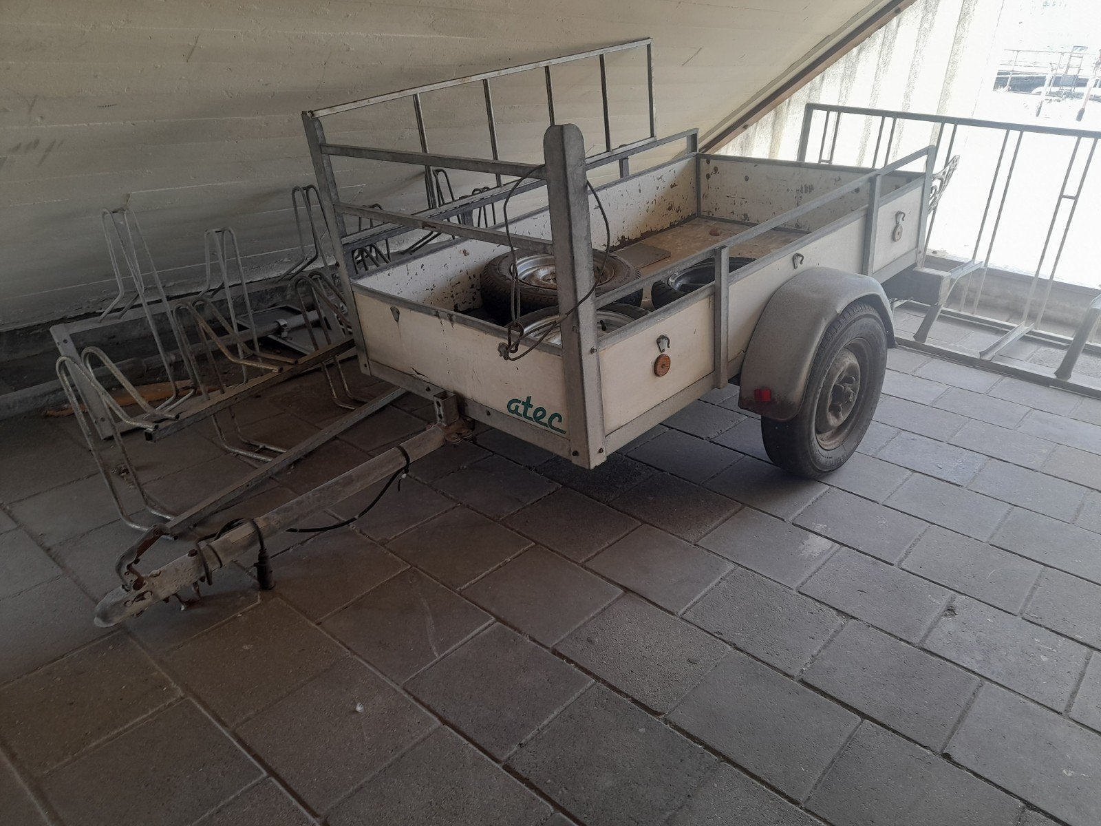Atec aanhangwagen, Ophalen, Gebruikt
