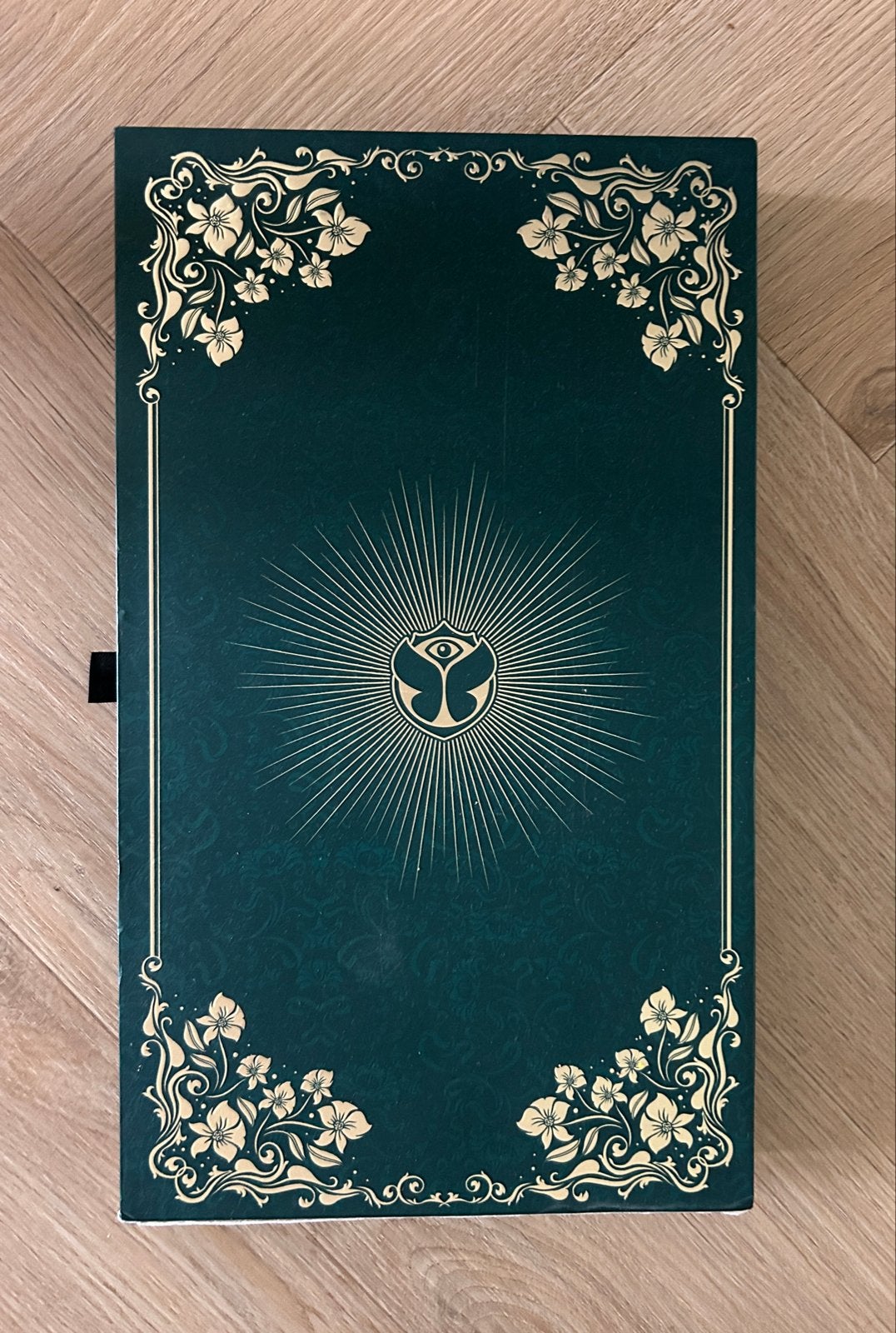 Tomorrowland 2019 Book of Wisdom - Perfecte Conditie, Ophalen of Verzenden, Zo goed als nieuw