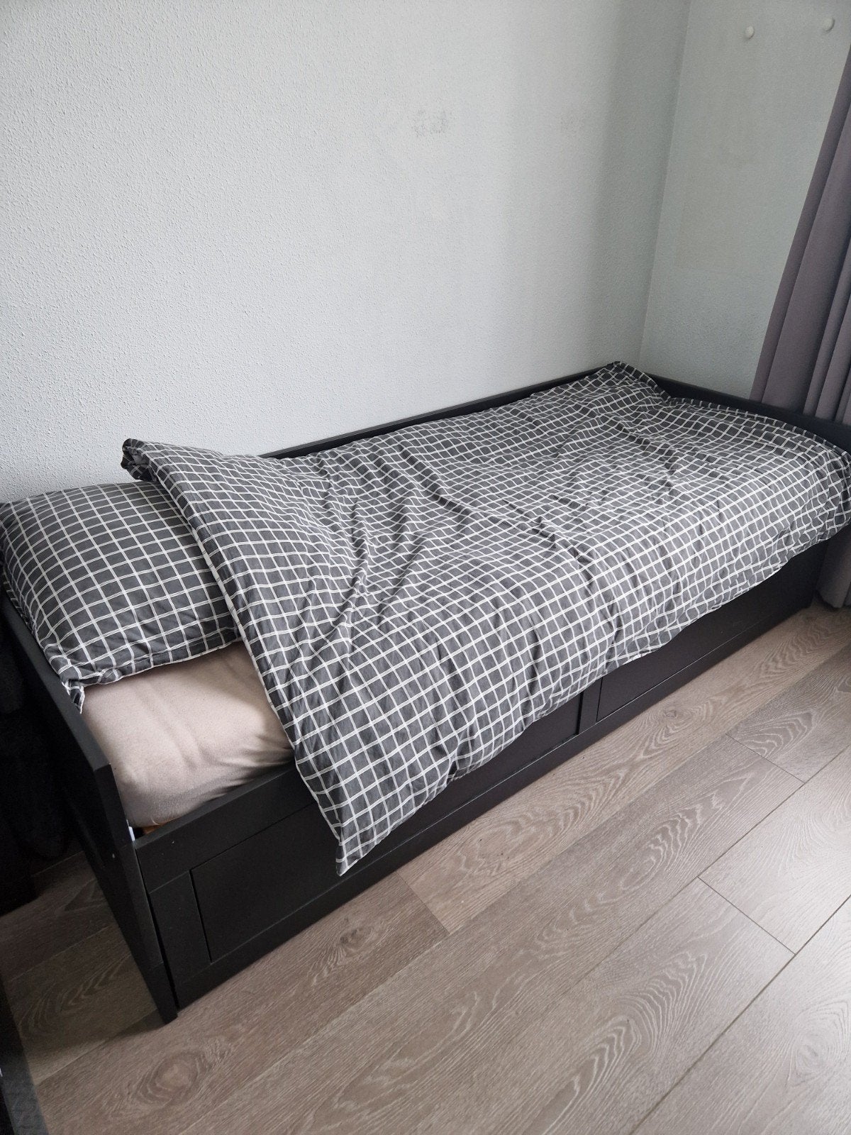 IKEA Hemnes bed met 2 lades, zwart., Huis en Inrichting, Slaapkamer | Bedden, Ophalen, Eenpersoons, Modern, Scandinavisch, Zwart