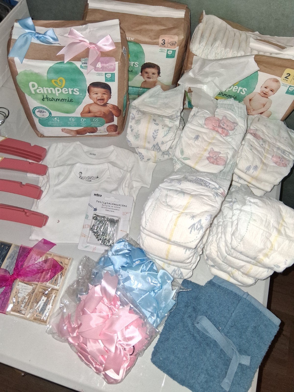 Babypakket: luiers, 2x rompertjes en meer, Ophalen of Verzenden, Nieuw