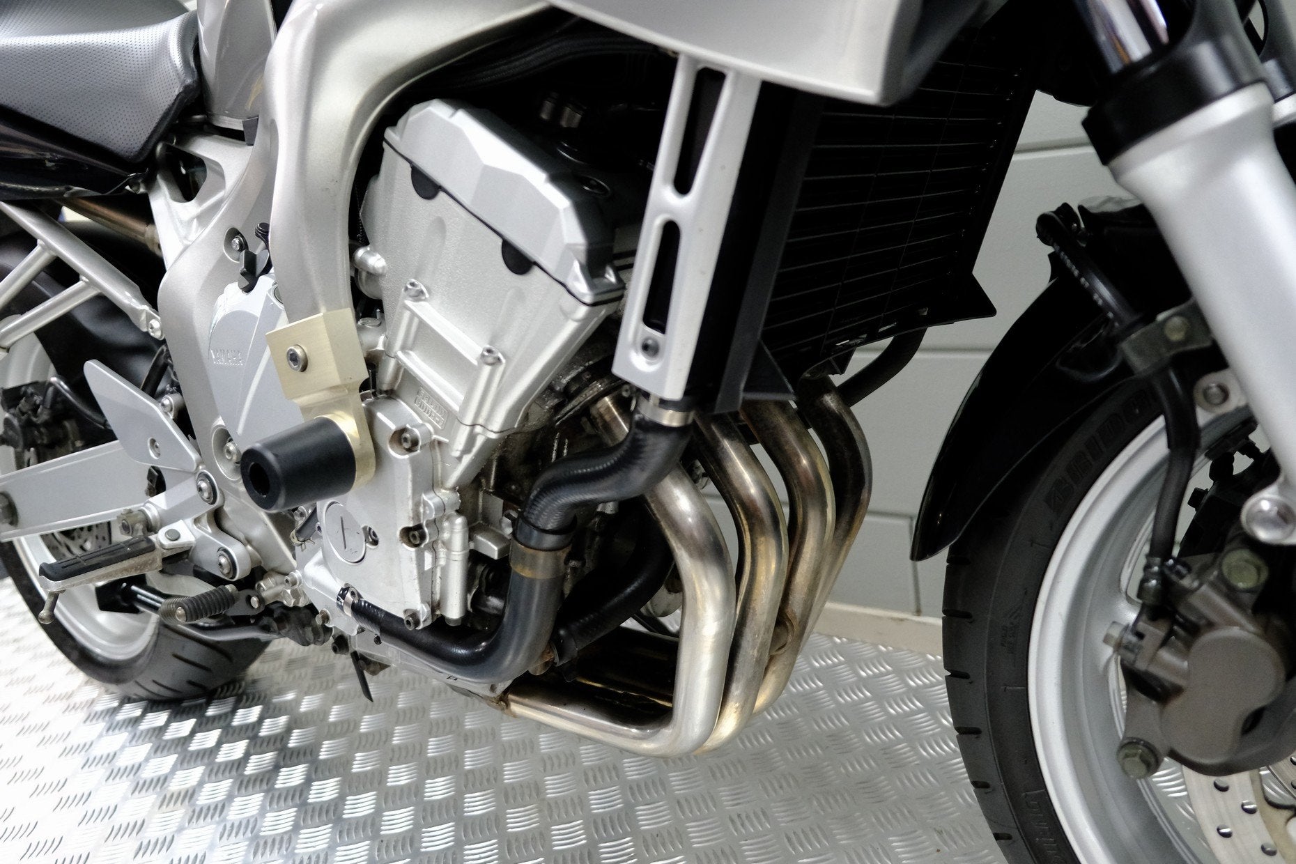 Yamaha FZ6 FAZER TOUR (bj 2003), Klantenservice@yamaha-motor.nl, Sport, Meer dan 35 kW, Koolhovenlaan 101
1119 NC  Schiphol-Rijk, NL
