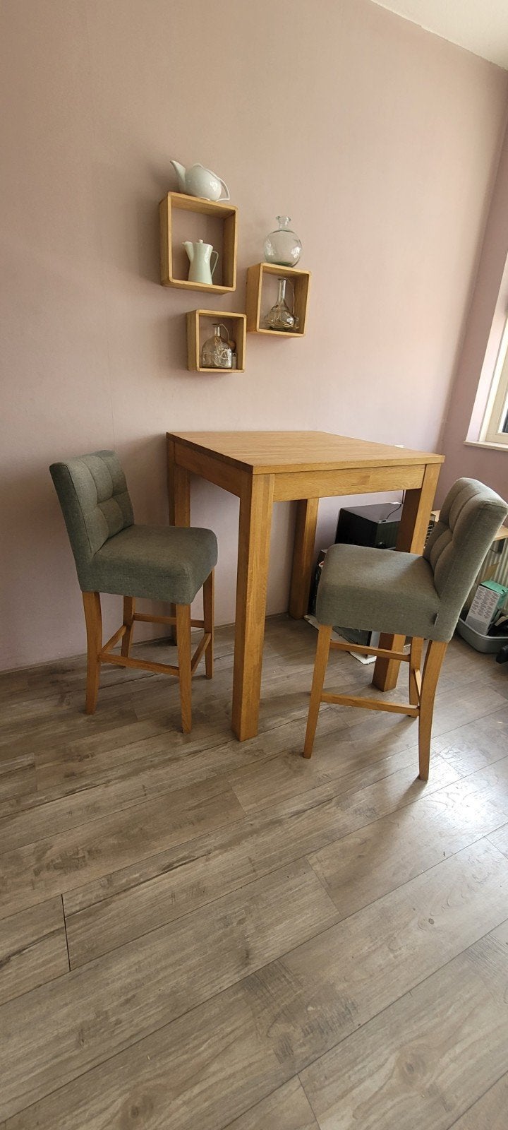 Bartafel/ eettafel met 2 bijpassende krukken. Merk: Woood, Ophalen, 100 tot 150 cm, Bartafel eettafel, 50 tot 100 cm