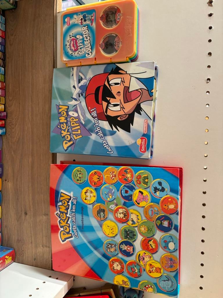 Pokemon flippo en munten collectie compleet, Hobby en Vrije tijd, Verzamelkaartspellen | Pokémon, Ophalen, Overige typen