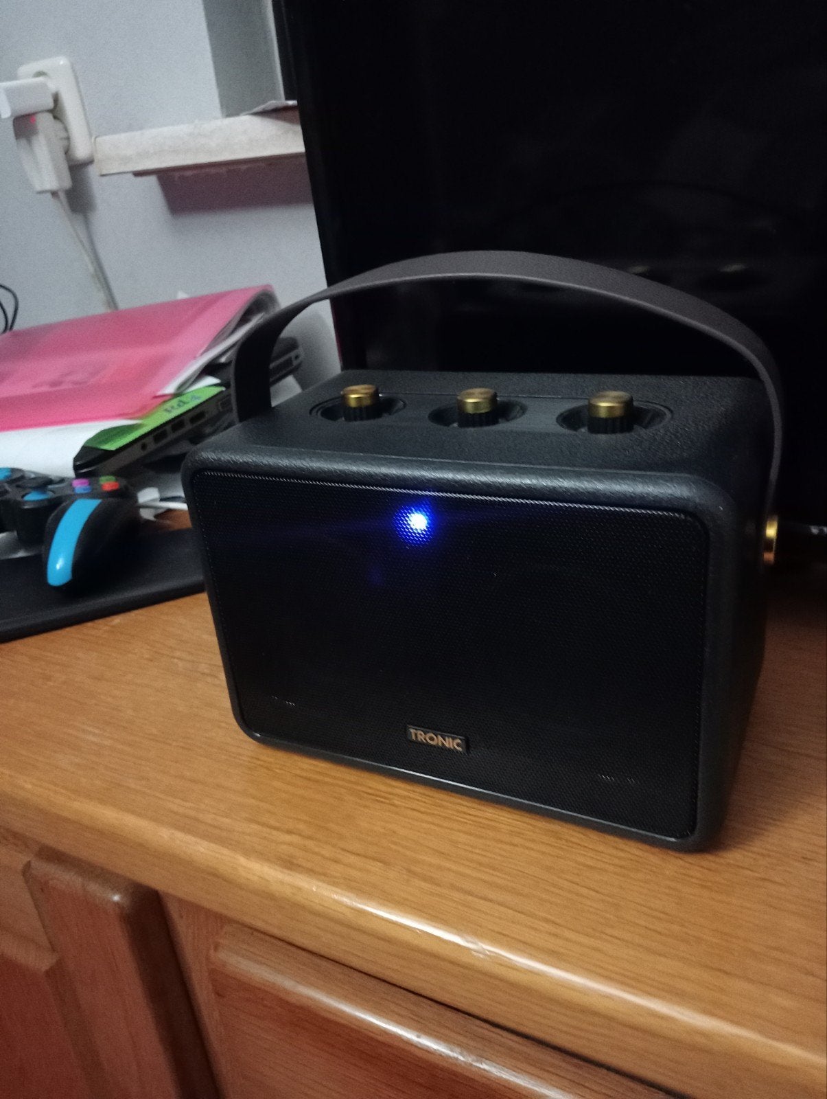Tronic Draagbare Speaker - Zwart met Gouden Details, Overige merken, Ophalen of Verzenden, Zo goed als nieuw, Draagbare speaker