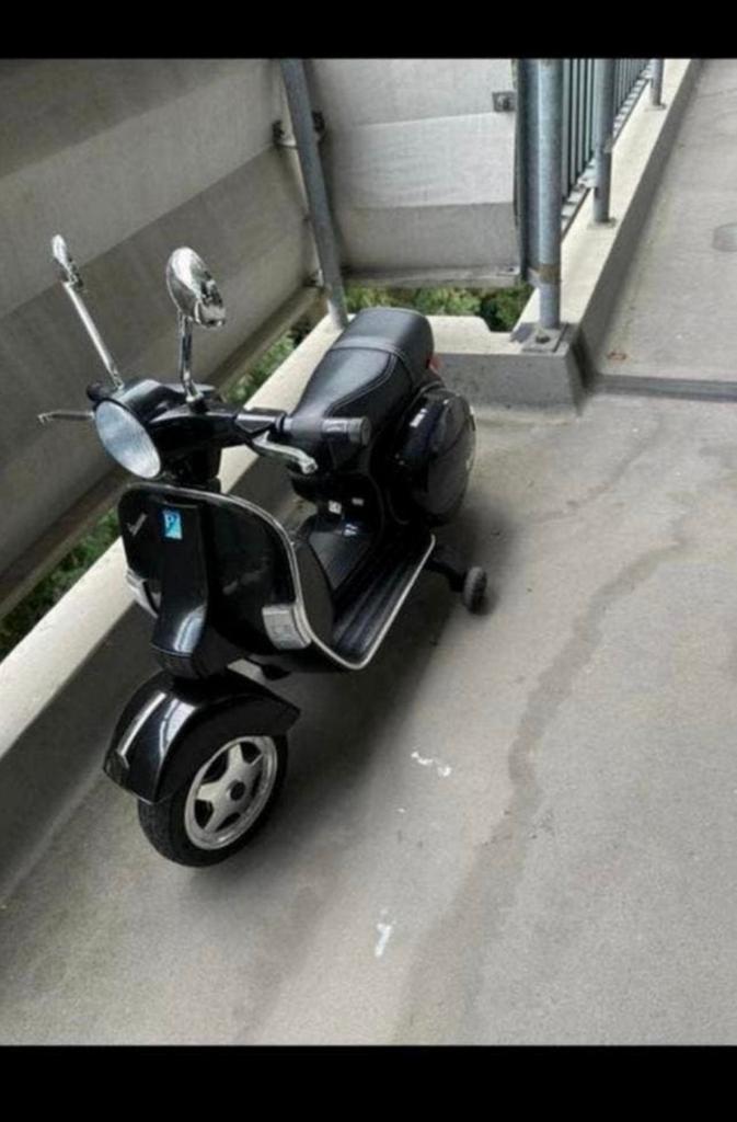 Kinderen Vespa acu scooter px 150, Ophalen, Zo goed als nieuw
