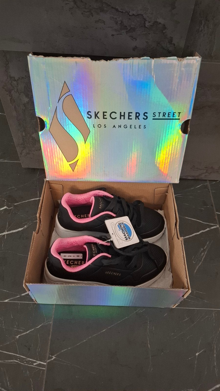 nieuwe meisjes  skechers, maat 30, black/rose gold sneakers, Meisje, Schoenen, Nieuw, Skechers
