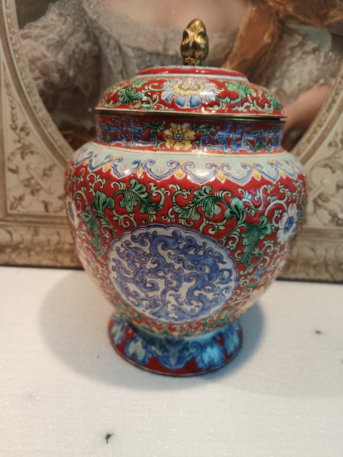 Prachtige Chinese Emaille Gemberpot met Rijk Decor, Antiek en Kunst, Ophalen of Verzenden